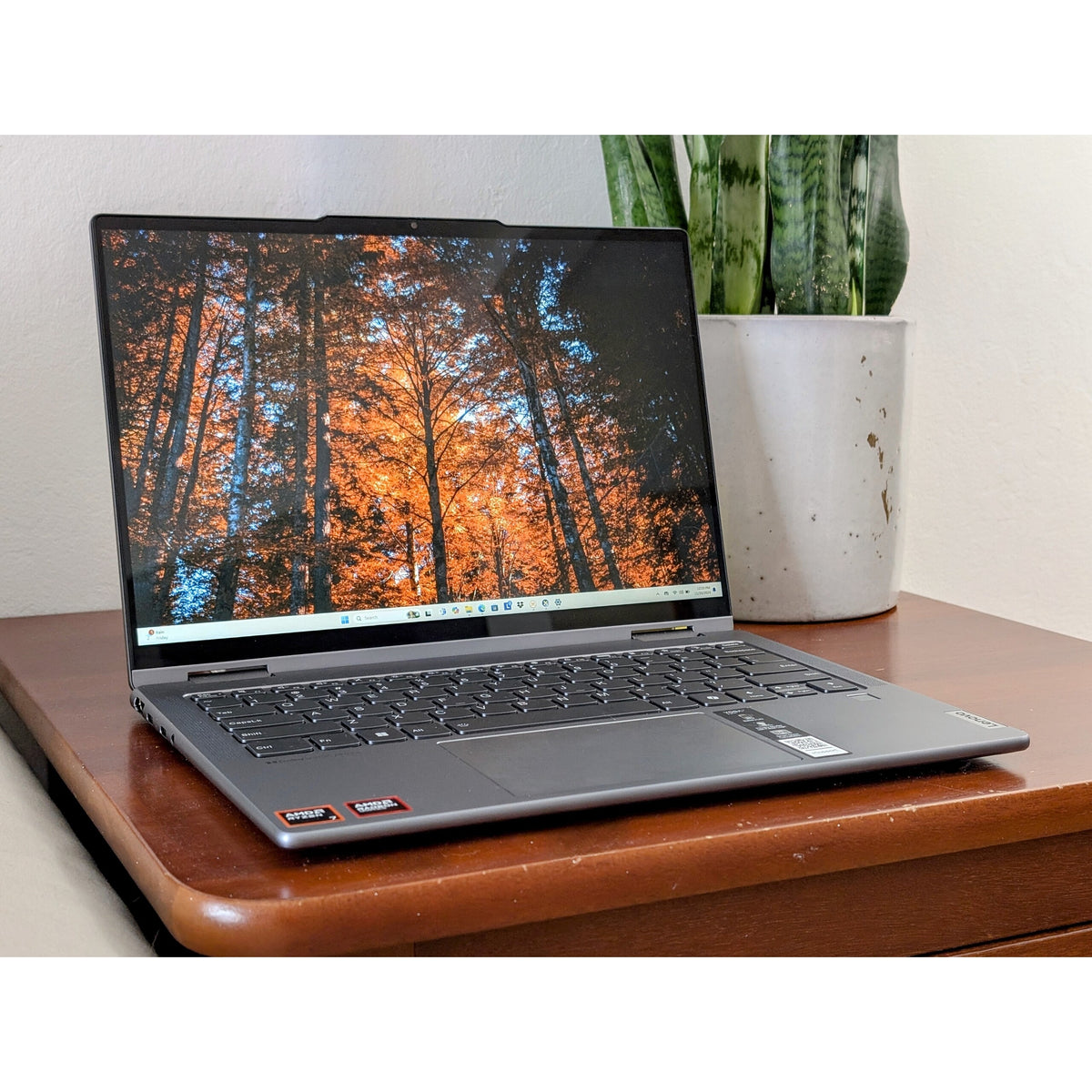 Lenovo Yoga 7 2-in-1 14AHP9 14" 8GB 256GB SSD AMD Ryzen™ 5 8640HS 3.3GHz WIN11H, Storm Gray (Refurbished - Fair)