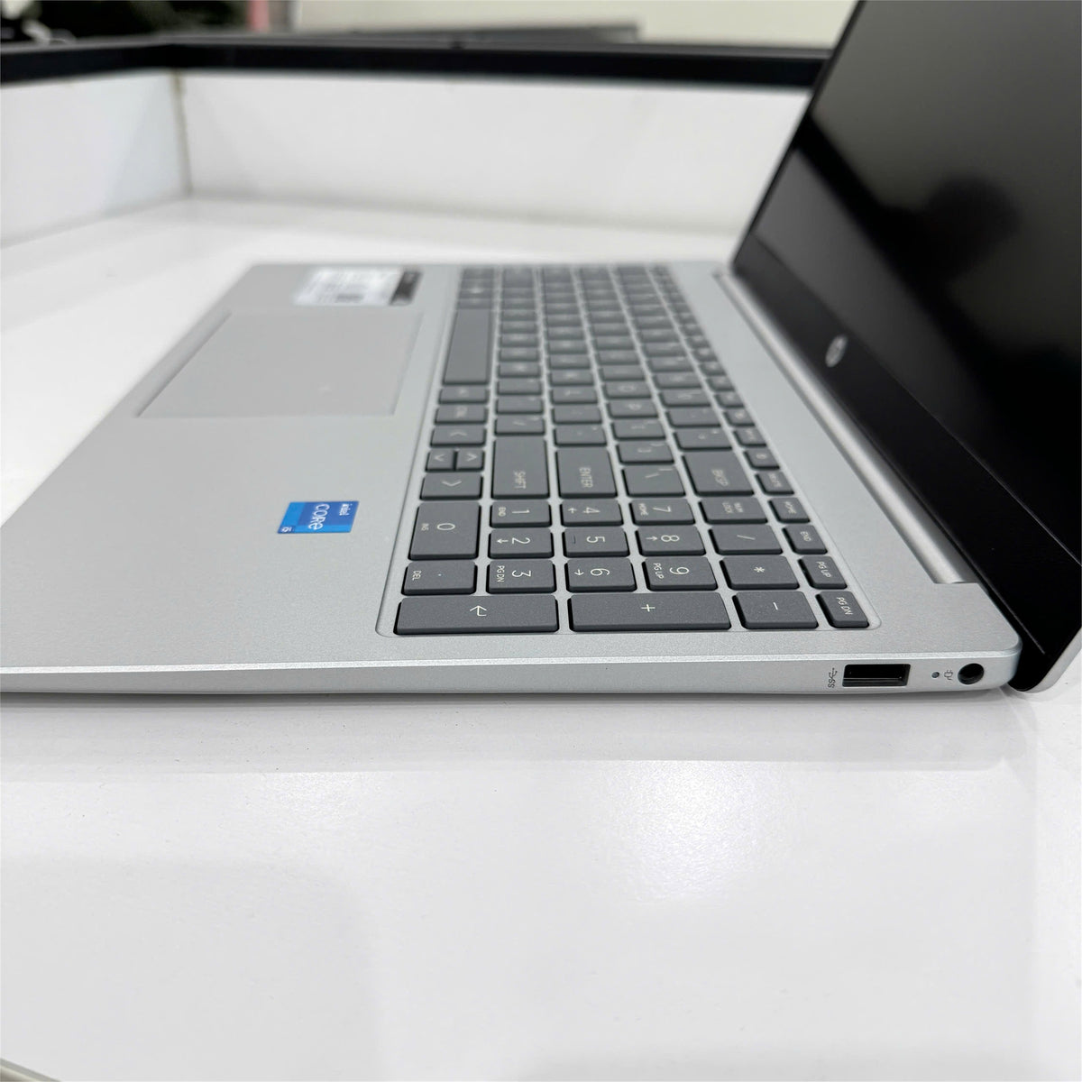HP 15-FD0095WM 15.6" 8GB 512GB SSD Core™ i5-1235U 1.3GHz WIN11H, Natural Silver (Refurbished - Fair)