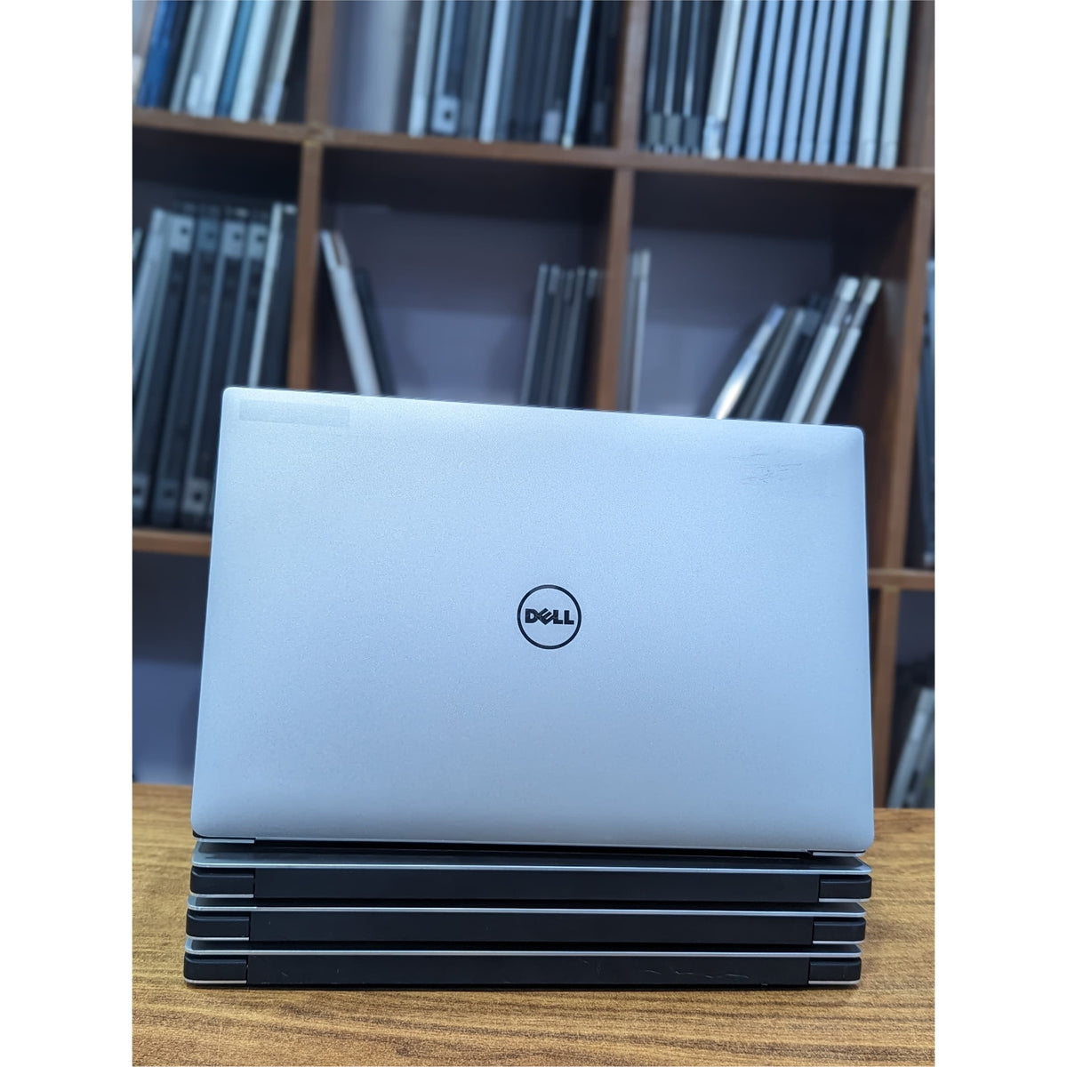Dell XPS 15 7590 15.6" 16GB 256GB SSD Core™ i7-9750H 4.5GHz WIN11H, Platinum Silver (Refurbished - Fair)